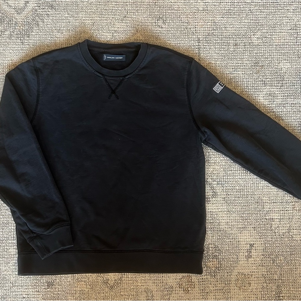 Everlane Men's Classic Black Crewneck Sweater